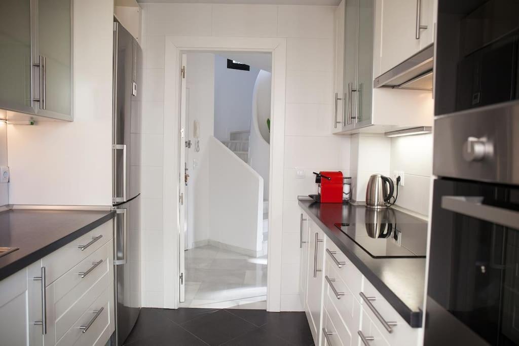 마르베야 Superb Townhouse In Golden Mile 아파트 외부 사진
